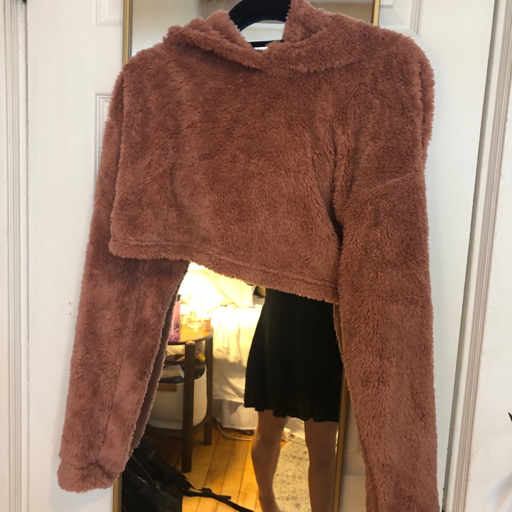 Cropped fuzzy hoodie -dusty rose color